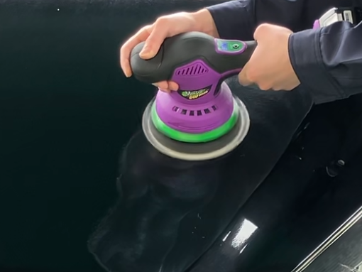 STEP02 電源を入れてゆっくり磨く