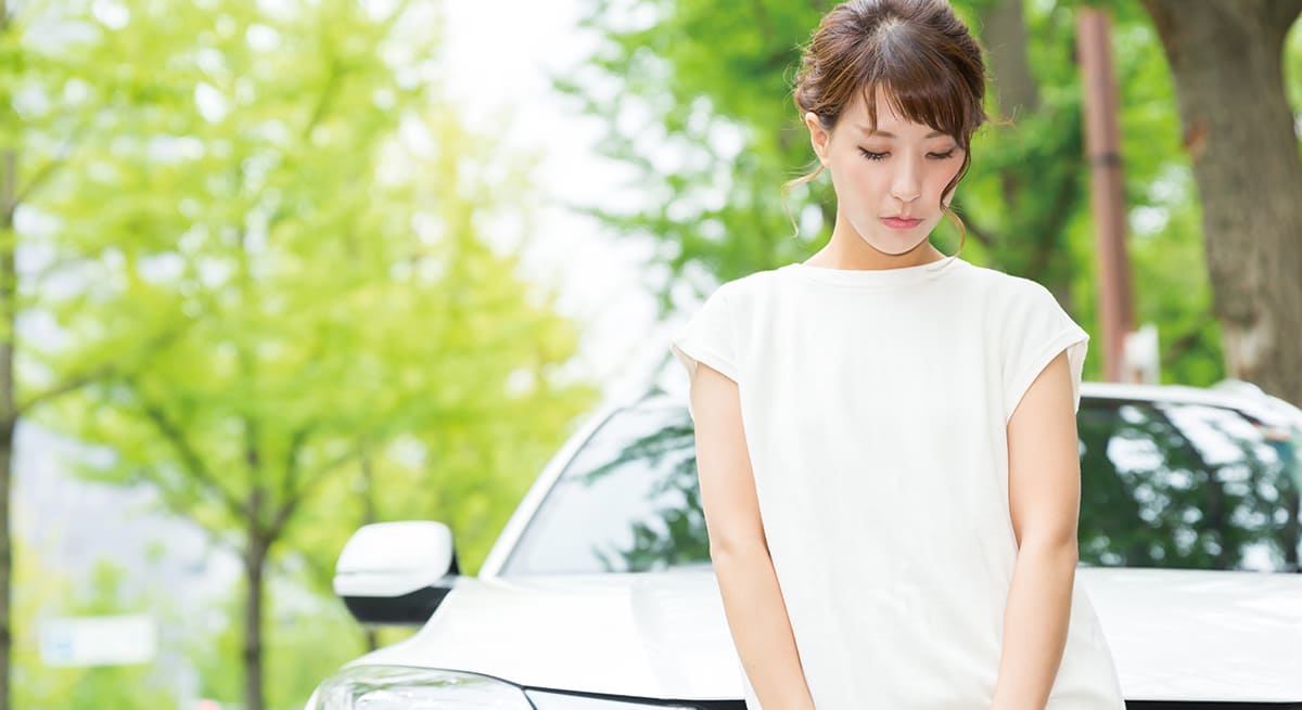 虫汚れに悩む女性